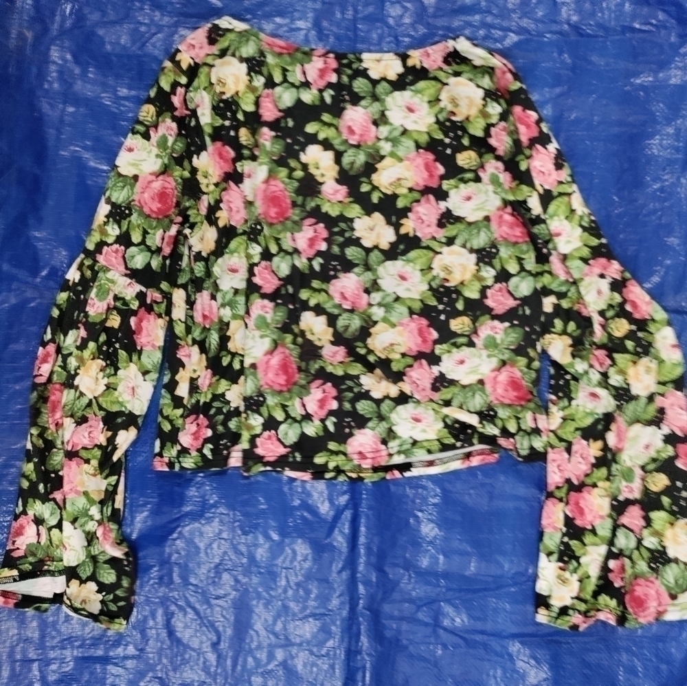 *Encream top - Picture 3 of 7